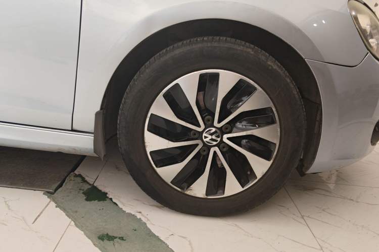 Used Volkswagen Golf 2012 1.4 TSI BlueMotion Edition Right Front Wheel Hub
