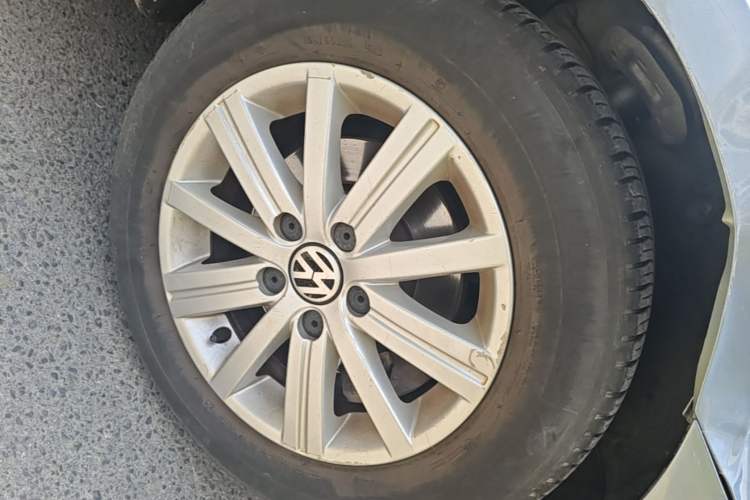 Used Volkswagen Golf 2012 1.6 Manual Fashion Edition Right Front Wheel Hub