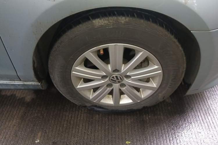 Used Volkswagen Golf 2012 1.4 TSI BlueMotion Edition Right Front Wheel Hub