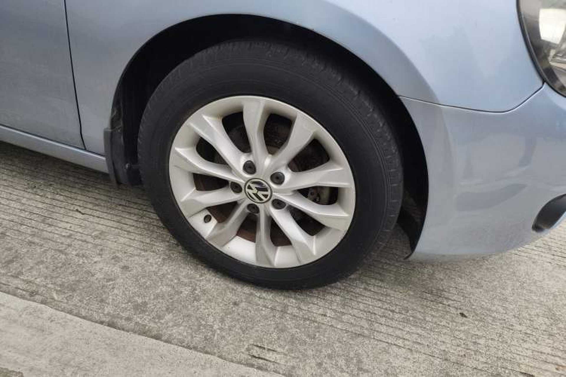 Used Volkswagen Golf 2012 1.6 Manual Comfort Edition Right Front Wheel Hub