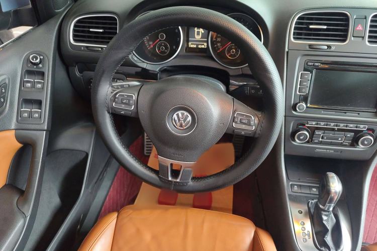 Used Volkswagen Golf 2012 1.4TSI Luxury Convertible Edition Steering Wheel