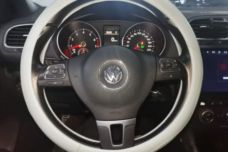 Used Volkswagen Golf 2012 1.4TSI Luxury Convertible Edition Steering Wheel