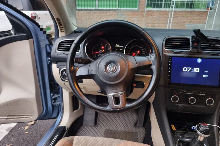 Used Volkswagen Golf 2012 1.6 Manual Comfort Edition Steering Wheel