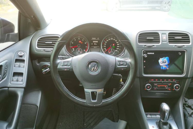 Used Volkswagen Golf 2012 1.4TSI Luxury Convertible Edition Steering Wheel