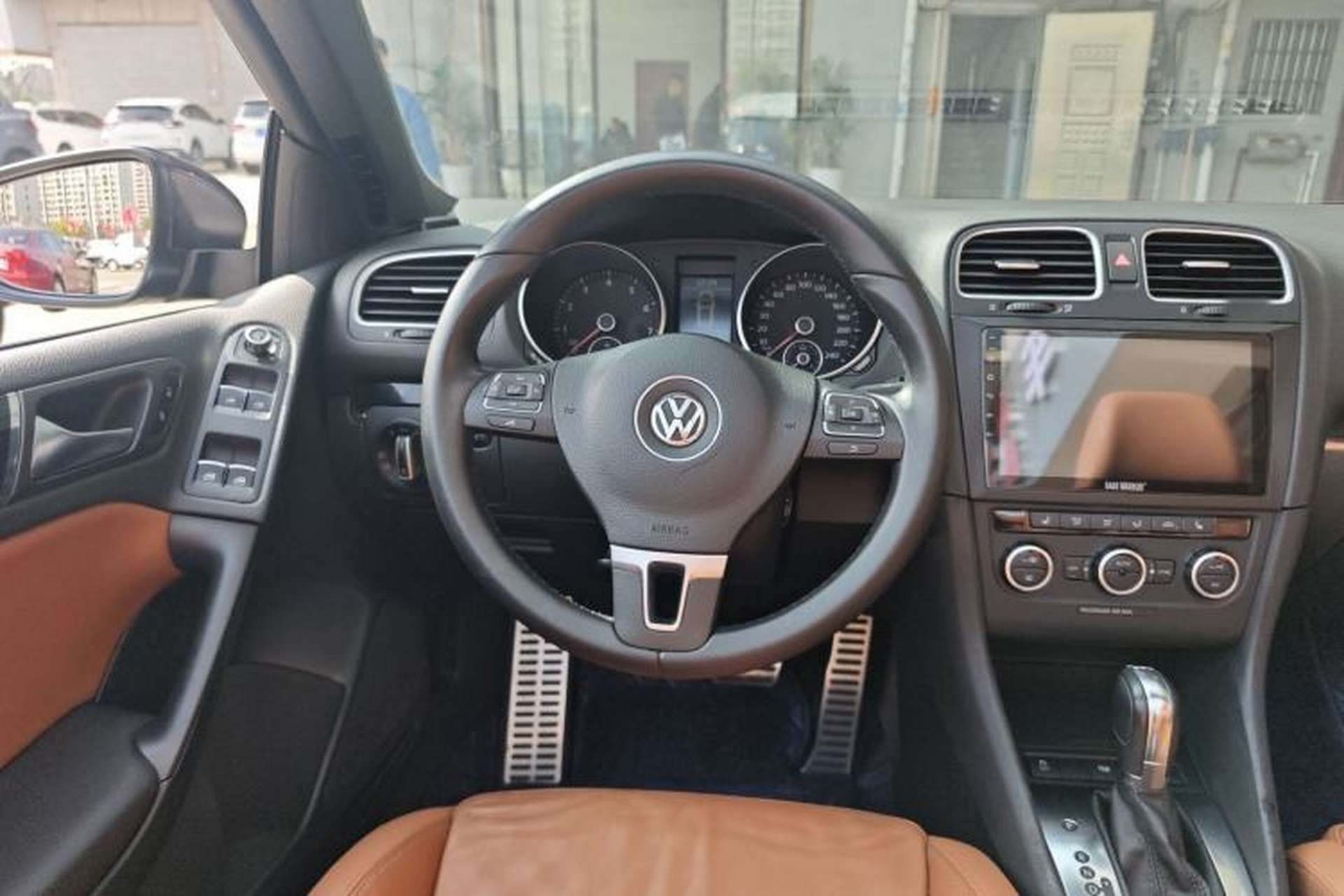 Used Volkswagen Golf 2012 1.4TSI Luxury Convertible Edition Steering Wheel