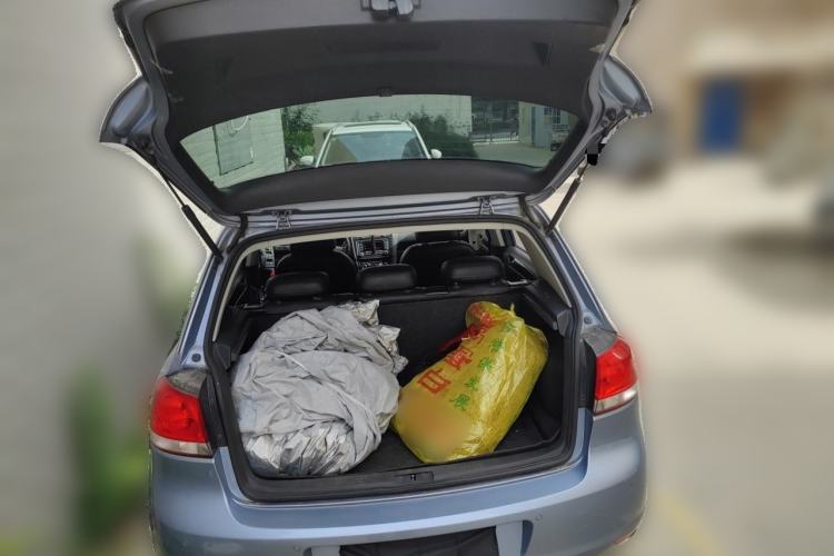 Used Volkswagen Golf 2012 1.6 Manual Comfort Edition Trunk