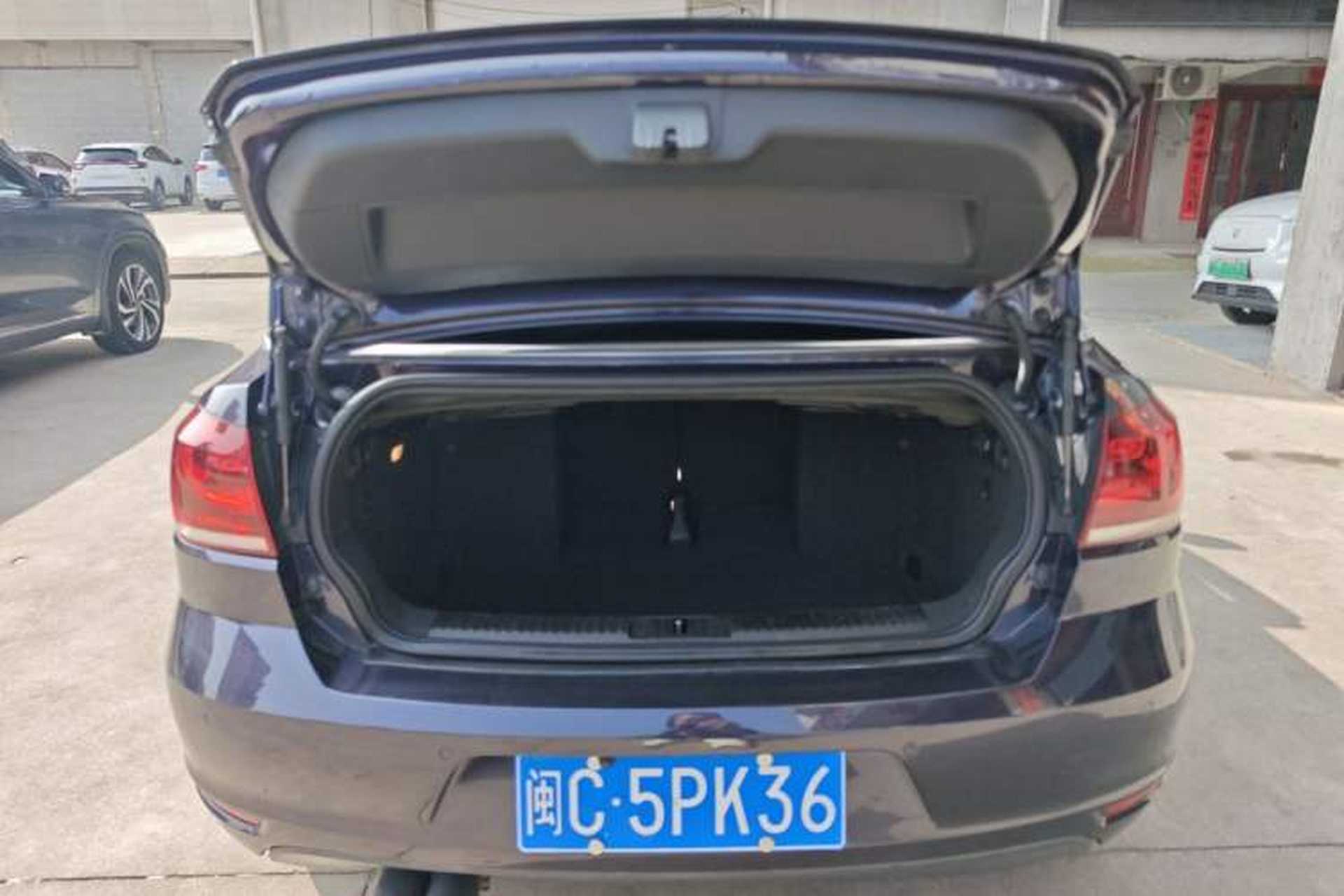 Used Volkswagen Golf 2012 1.4TSI Luxury Convertible Edition Trunk
