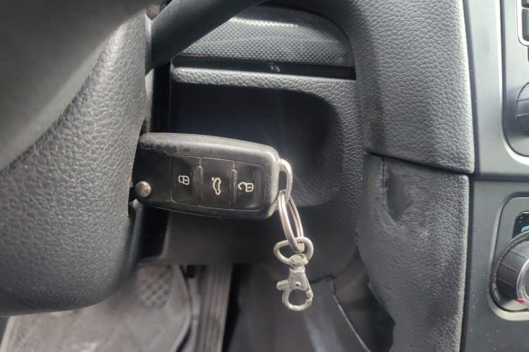 Used Volkswagen Golf 2012 1.6 Manual Comfort Edition Vehicle Key