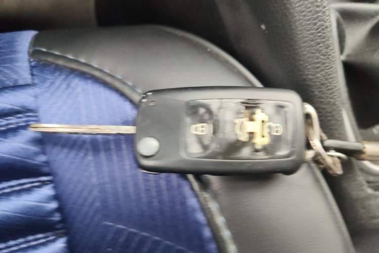 Used Volkswagen Golf 2012 1.6 Manual Comfort Edition Vehicle Key