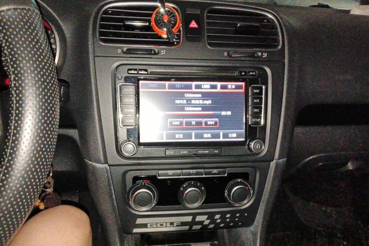 Used Volkswagen Golf 2012 1.6L Automatic Comfort Model Audio And AC Panel