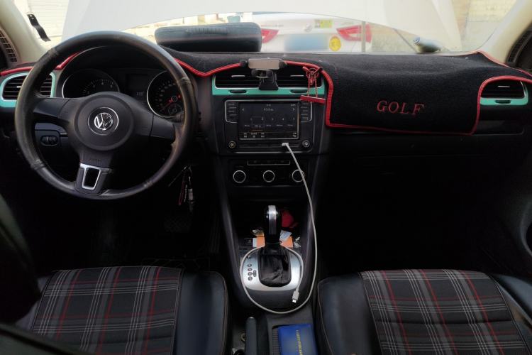 Used Volkswagen Golf 2012 1.4 TSI Automatic Comfort Edition Center Console