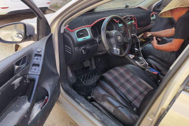 Used Volkswagen Golf 2012 1.4 TSI Automatic Comfort Edition Driver Seat