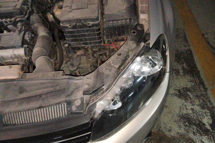 Used Volkswagen Golf 2012 1.6L Automatic Comfort Model Engine Bay Left