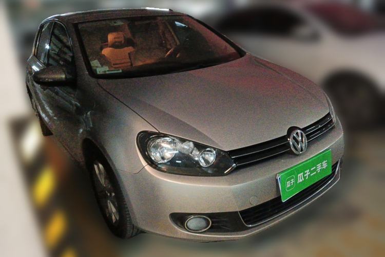 Used Volkswagen Golf 2012 1.6L Automatic Comfort Model Front Right 45 Deg