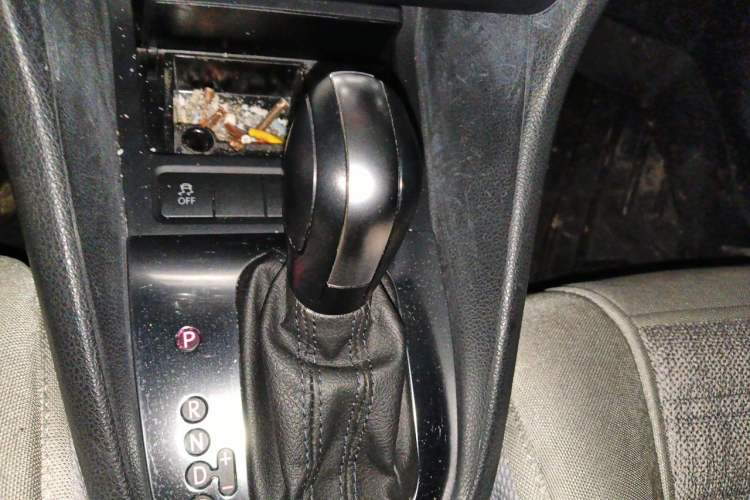 Used Volkswagen Golf 2012 1.6L Automatic Comfort Model Gear Lever