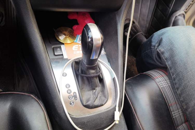 Used Volkswagen Golf 2012 1.4 TSI Automatic Comfort Edition Gear Lever
