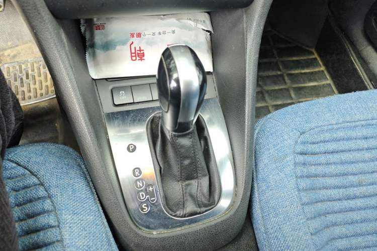 Used Volkswagen Golf 2012 1.6L Automatic Comfort Model Gear Lever