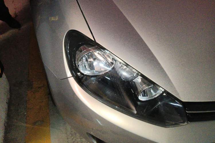 Used Volkswagen Golf 2012 1.6L Automatic Comfort Model Right Front Headlight