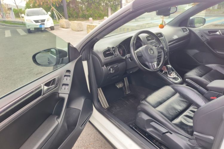 Used Volkswagen Golf 2012 1.4TSI Luxury Convertible Edition Driver Seat