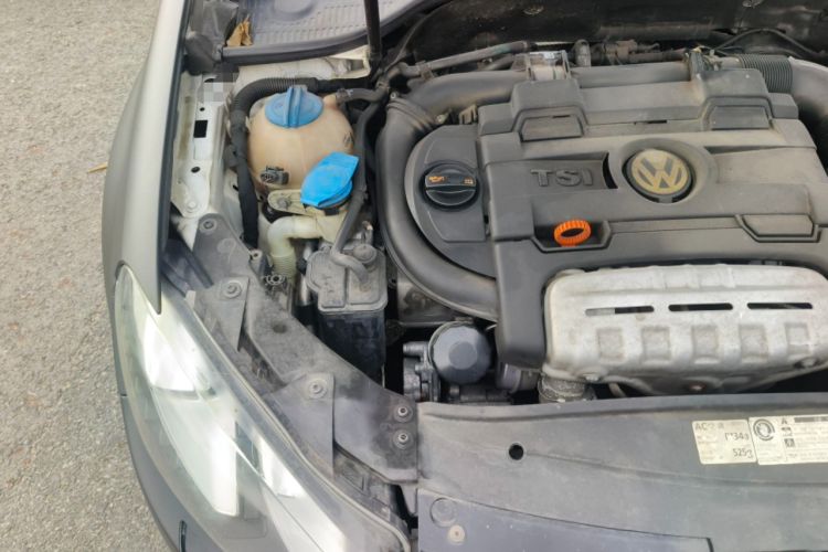 Used Volkswagen Golf 2012 1.4TSI Luxury Convertible Edition Engine Bay Right