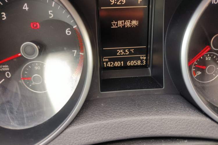 Used Volkswagen Golf 2012 1.4TSI Luxury Convertible Edition Odometer Close Up