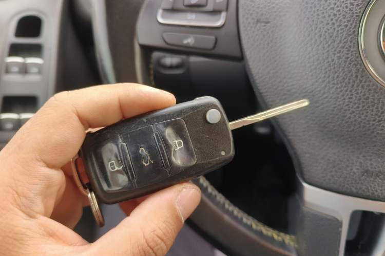 Used Volkswagen Golf 2012 1.4TSI Luxury Convertible Edition Vehicle Key