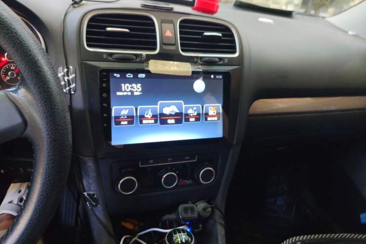Used Volkswagen Golf 2012 1.6 Manual Fashion Edition Audio And AC Panel