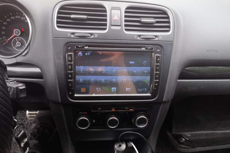 Used Volkswagen Golf 2012 1.4 TSI Automatic Comfort Edition Audio And AC Panel