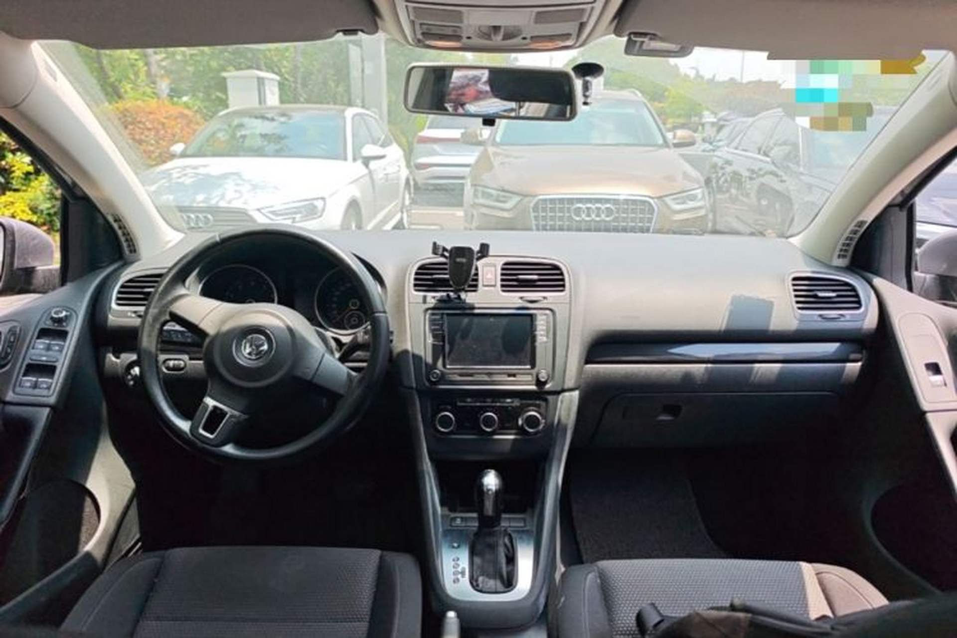 Used Volkswagen Golf 2012 1.4 TSI Automatic Comfort Edition Center Console