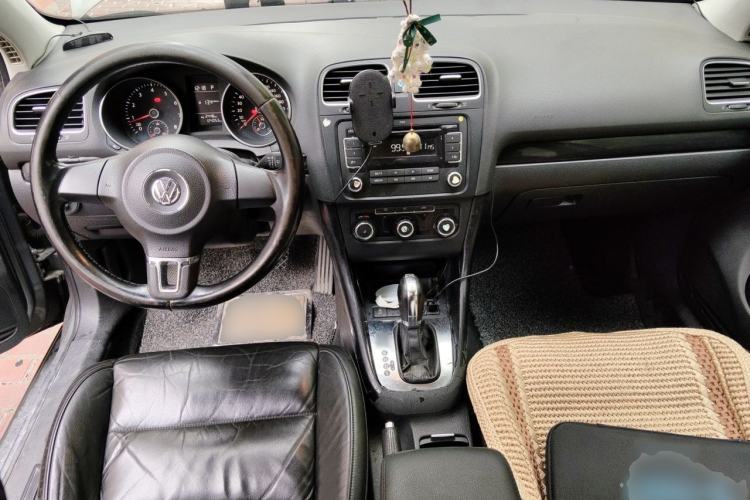 Used Volkswagen Golf 2012 1.4 TSI Automatic Comfort Edition Center Console