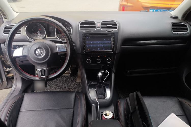 Used Volkswagen Golf 2012 1.4 TSI Automatic Comfort Edition Center Console