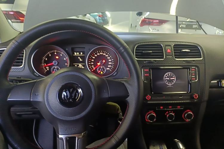 Used Volkswagen Golf 2012 1.4 TSI Automatic Comfort Edition Center Console