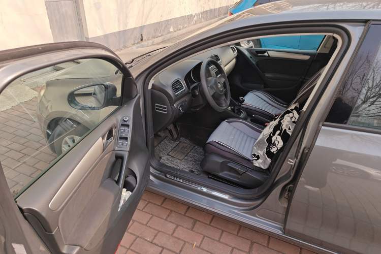 Used Volkswagen Golf 2012 1.6 Manual Fashion Edition Driver Seat