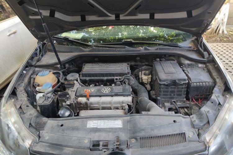 Used Volkswagen Golf 2012 1.6 Manual Fashion Edition Engine Bay