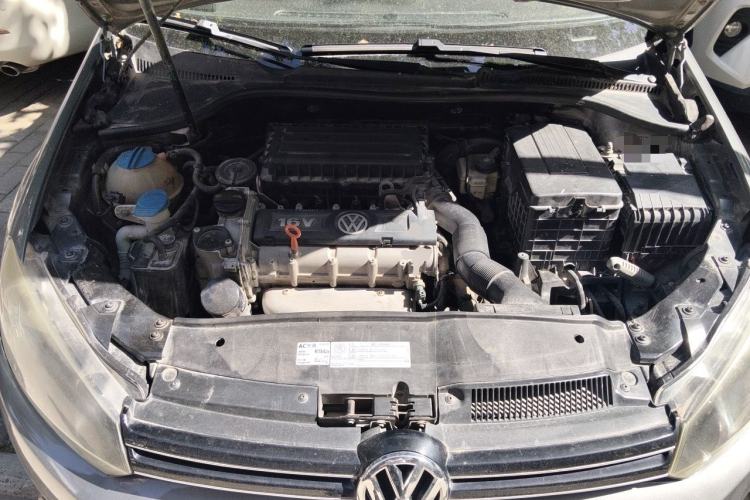Used Volkswagen Golf 2012 1.6 Manual Comfort Edition Engine Bay