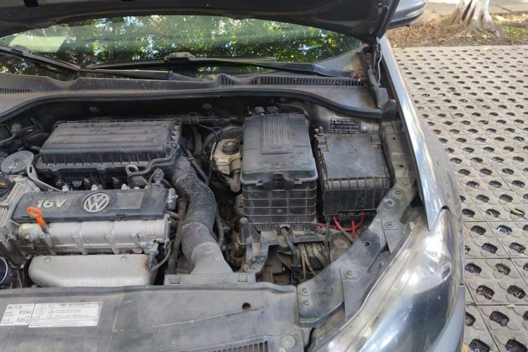 Used Volkswagen Golf 2012 1.6 Manual Fashion Edition Engine Bay Left
