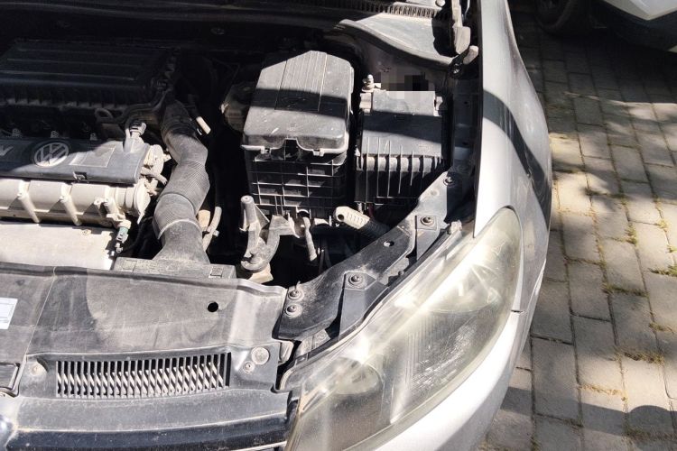 Used Volkswagen Golf 2012 1.6 Manual Comfort Edition Engine Bay Left