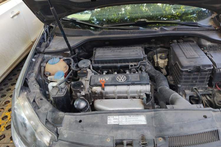 Used Volkswagen Golf 2012 1.6 Manual Fashion Edition Engine Bay Right