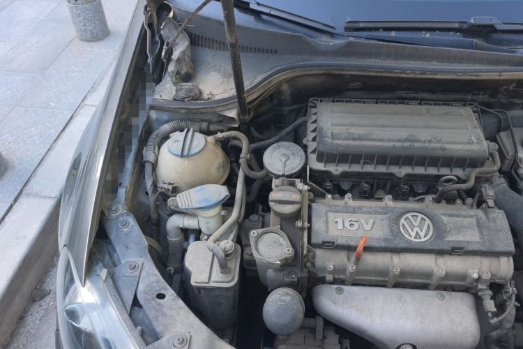 Used Volkswagen Golf 2012 1.6 Manual Comfort Edition Engine Bay Right