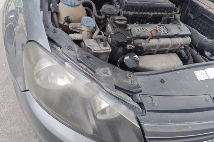 Used Volkswagen Golf 2012 1.6 Manual Comfort Edition Engine Bay Right