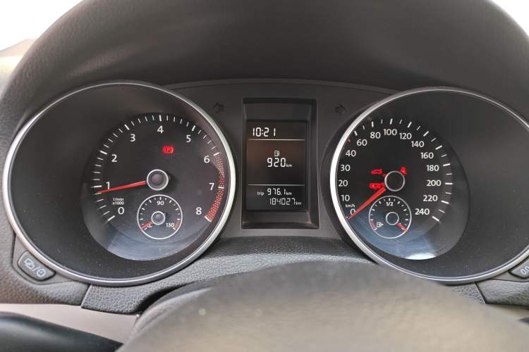 Used Volkswagen Golf 2012 1.6 Manual Fashion Edition Instrument Cluster