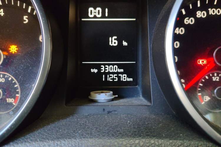 Used Volkswagen Golf 2012 1.6 Manual Fashion Edition Odometer Close Up