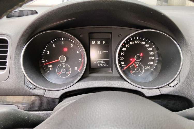 Used Volkswagen Golf 2012 1.4 TSI Automatic Comfort Edition Odometer Close Up