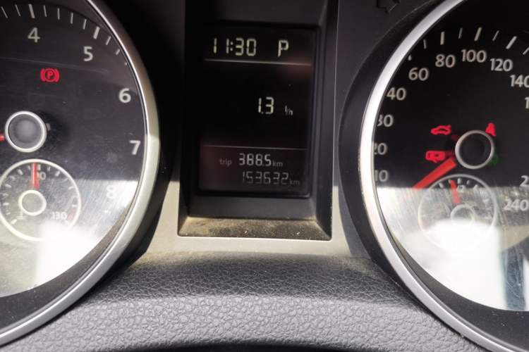 Used Volkswagen Golf 2012 1.4 TSI Automatic Comfort Edition Odometer Close Up