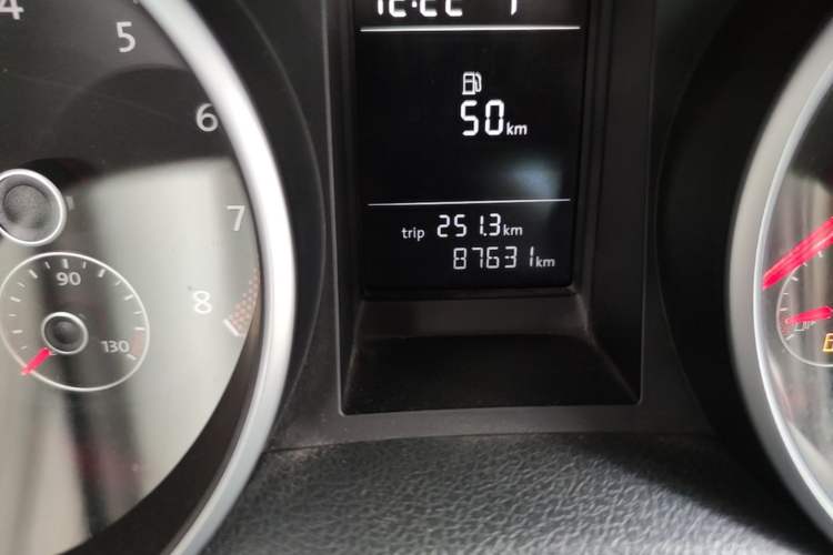 Used Volkswagen Golf 2012 1.6L Automatic Comfort Model Odometer Close Up