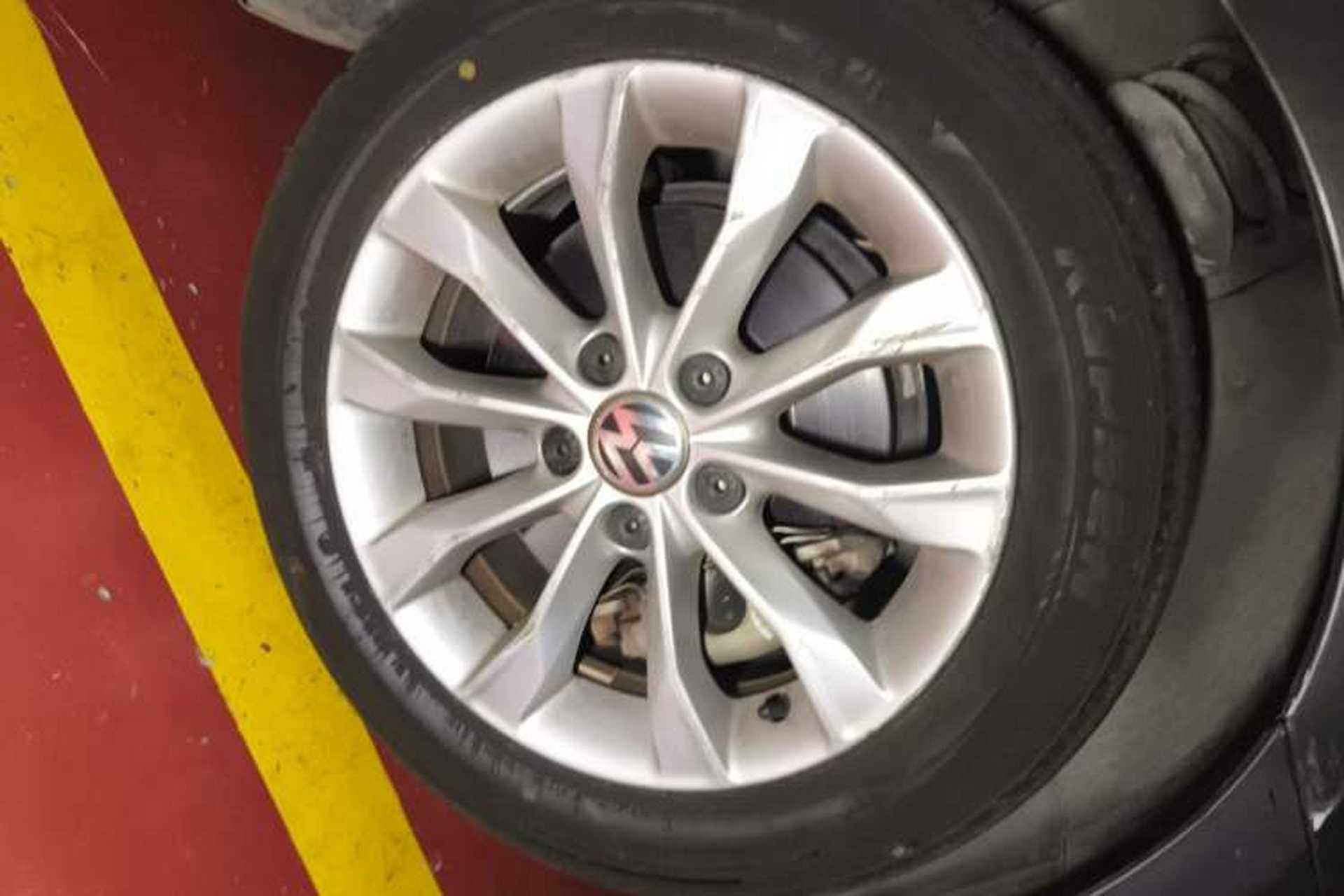 Used Volkswagen Golf 2012 1.4 TSI Automatic Comfort Edition Right Front Wheel Hub