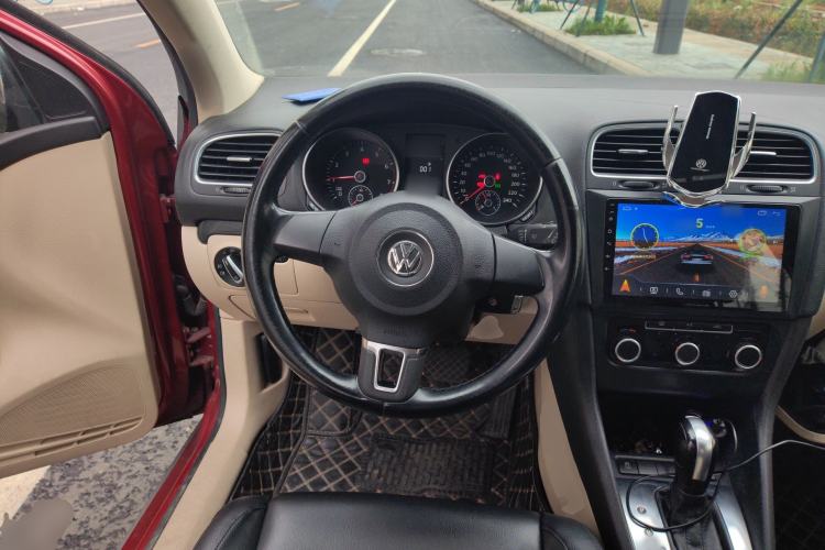 Used Volkswagen Golf 2012 1.6L Automatic Comfort Model Steering Wheel