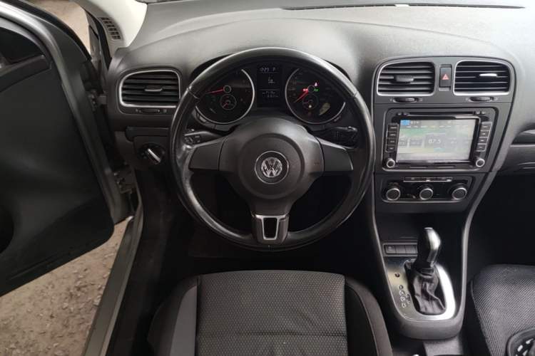 Used Volkswagen Golf 2012 1.6L Automatic Comfort Model Steering Wheel