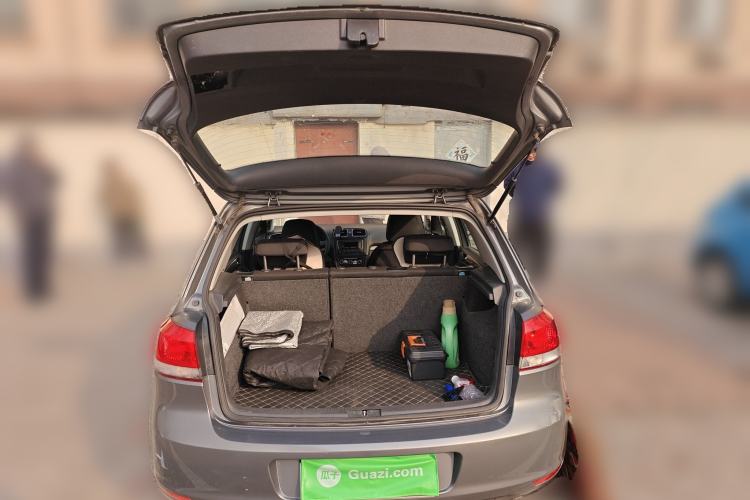 Used Volkswagen Golf 2012 1.6 Manual Fashion Edition Trunk