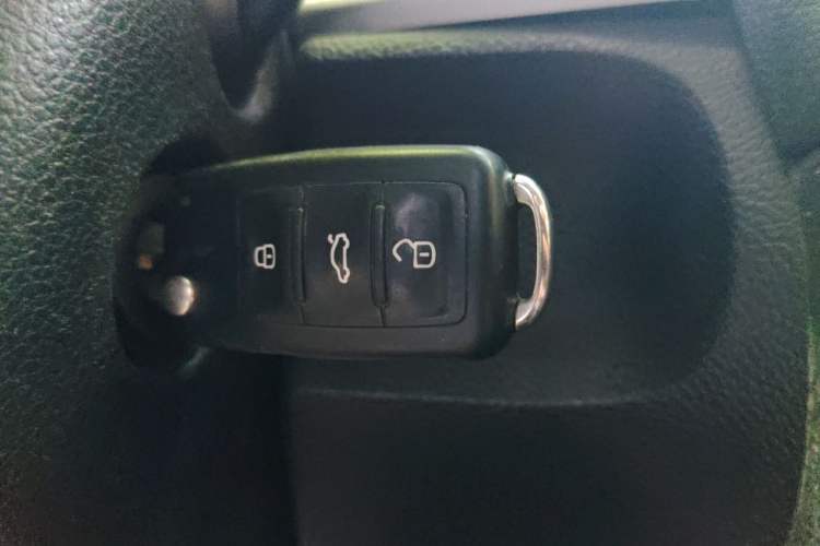 Used Volkswagen Golf 2012 1.6 Manual Fashion Edition Vehicle Key